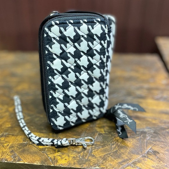 Vera Bradley Crossbody Smart Phone Wristlet NWOT - Picture 3 of 6